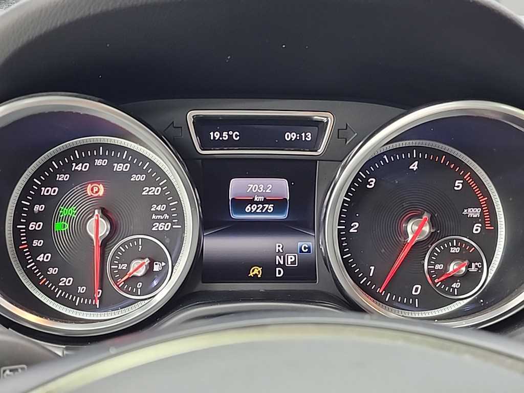 Mercedes Benz GLE Class - Vista 6