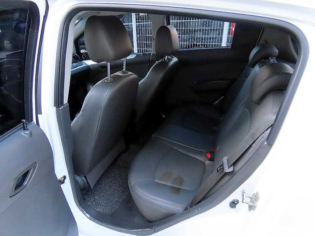 Chevrolet Spark - Vista 6