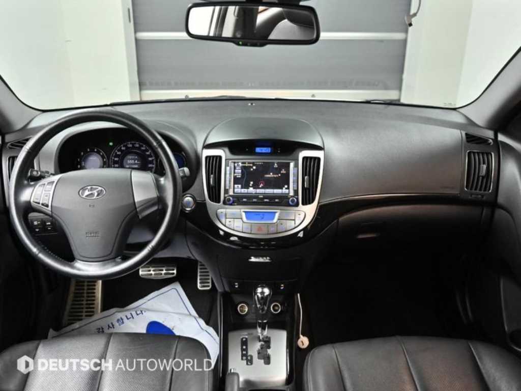 HYUNDAI Avante - Vista 7