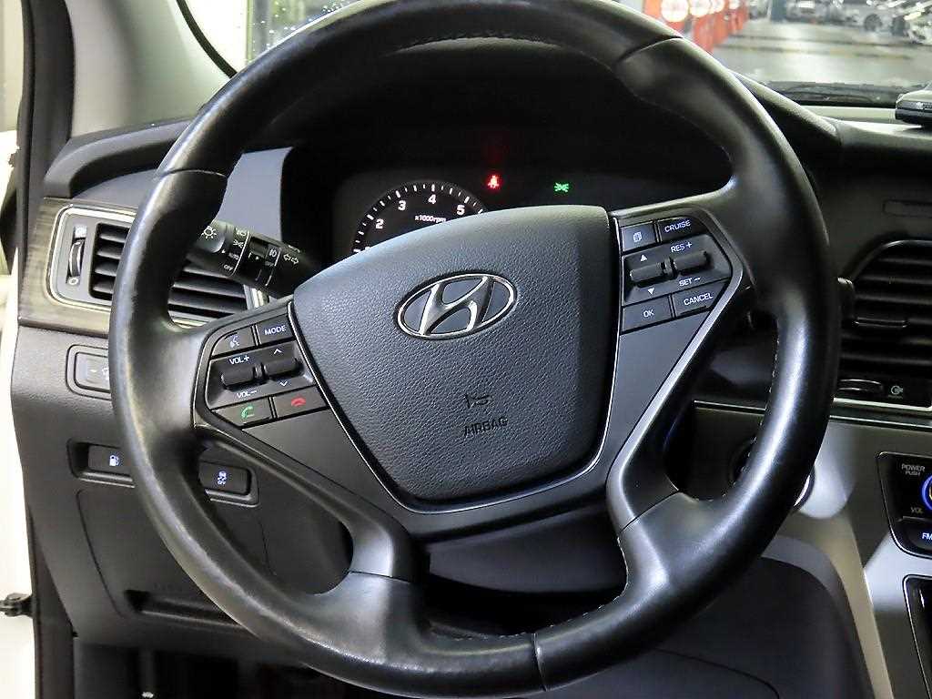 HYUNDAI Sonata - Vista 8
