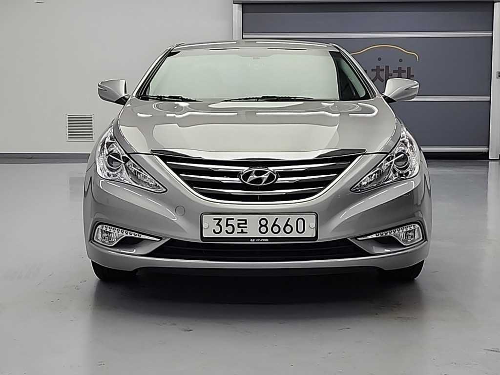 HYUNDAI Sonata - Vista 2