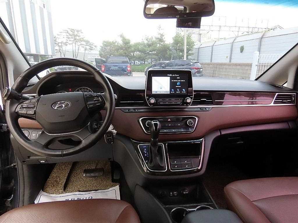 HYUNDAI Starex - Vista 8