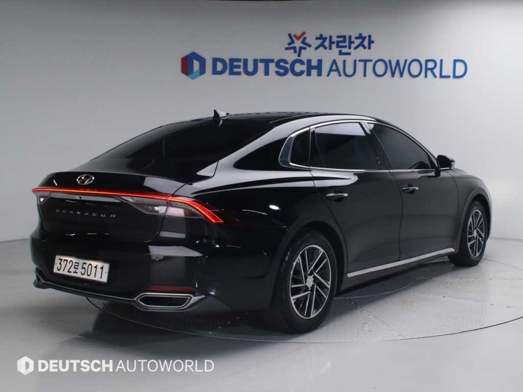 HYUNDAI Grandeur - Vista 2