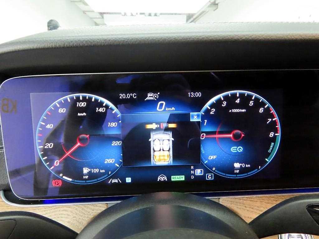 Mercedes Benz E class - Vista 5