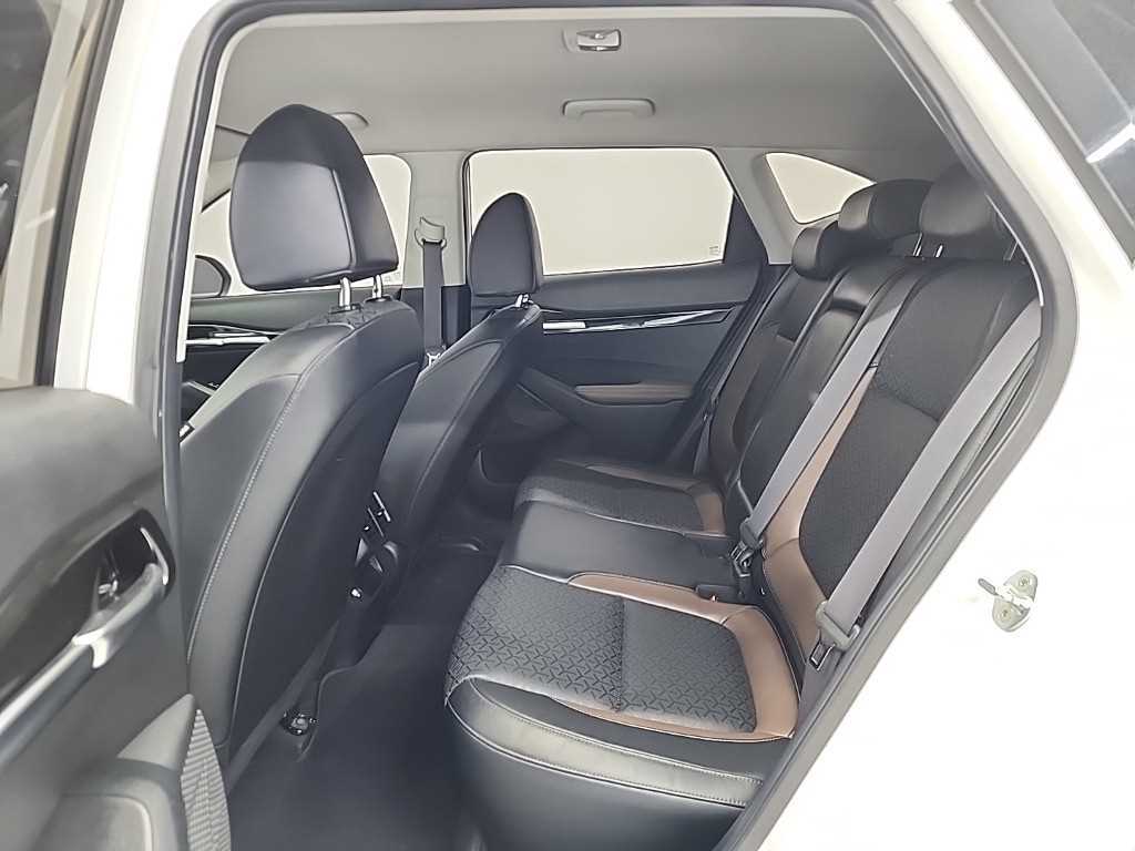 KIA Seltos - Vista 12