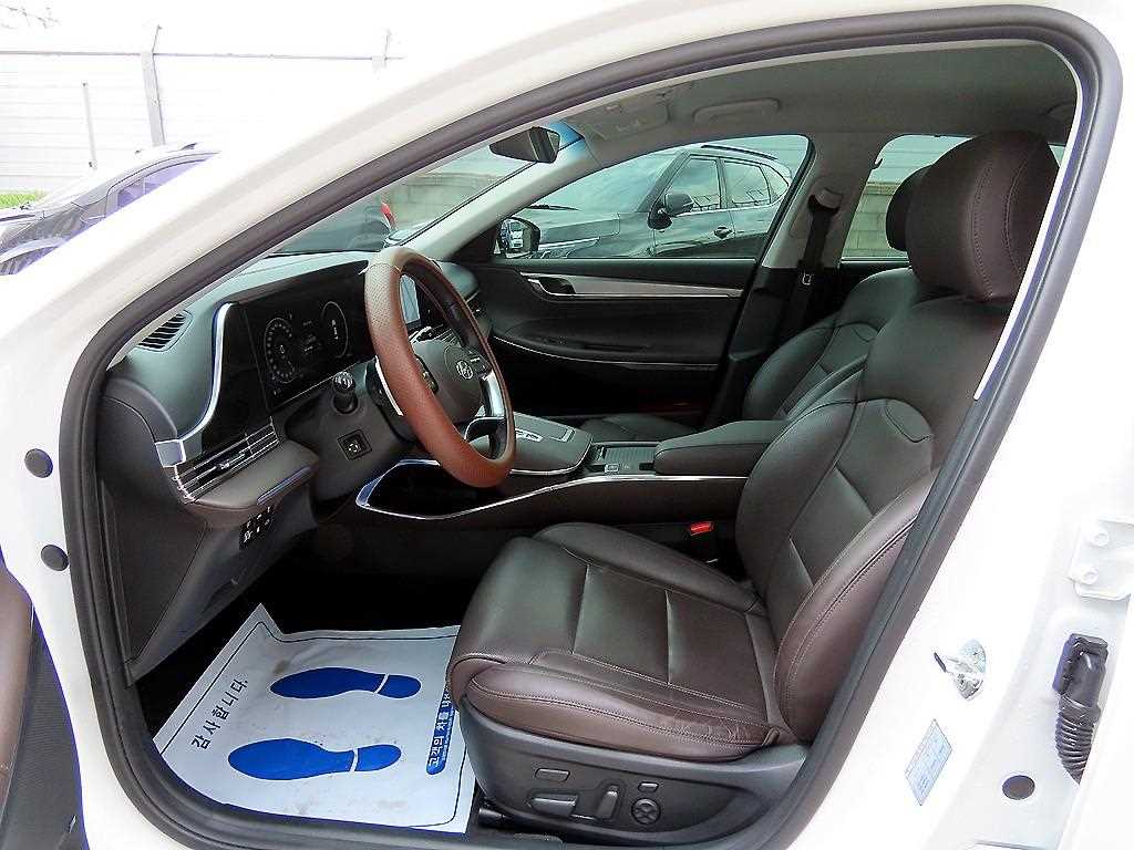 HYUNDAI Grandeur - Vista 5