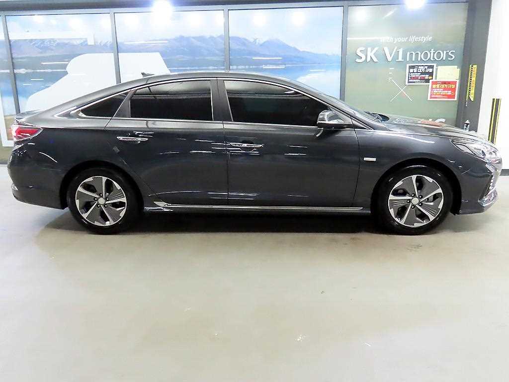HYUNDAI Sonata - Vista 3