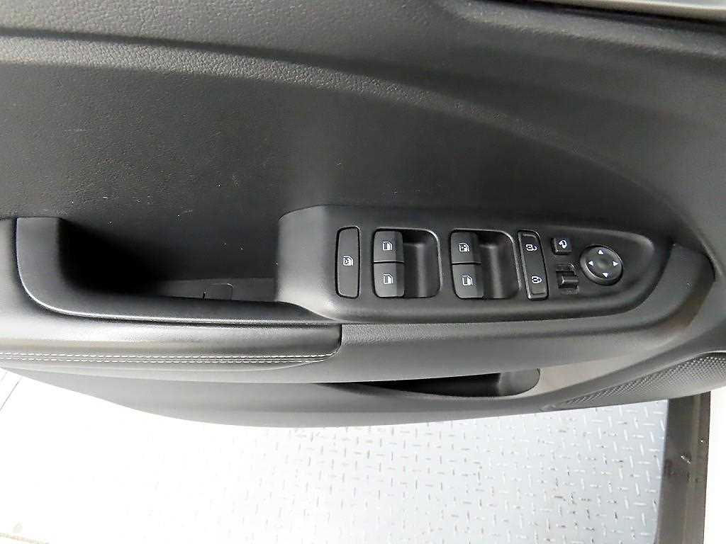 HYUNDAI Venue - Vista 11