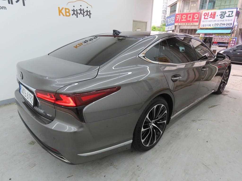 Lexus LS - Vista 3