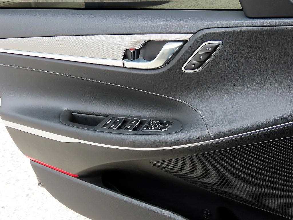 HYUNDAI Grandeur - Vista 12