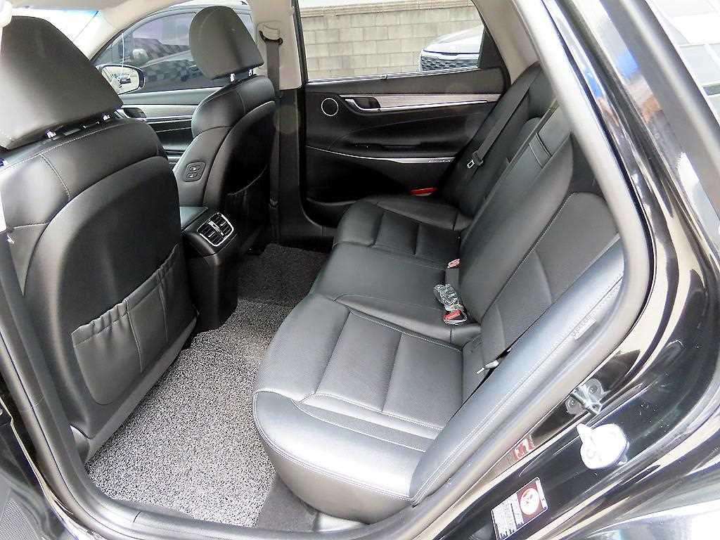 HYUNDAI Grandeur - Vista 6