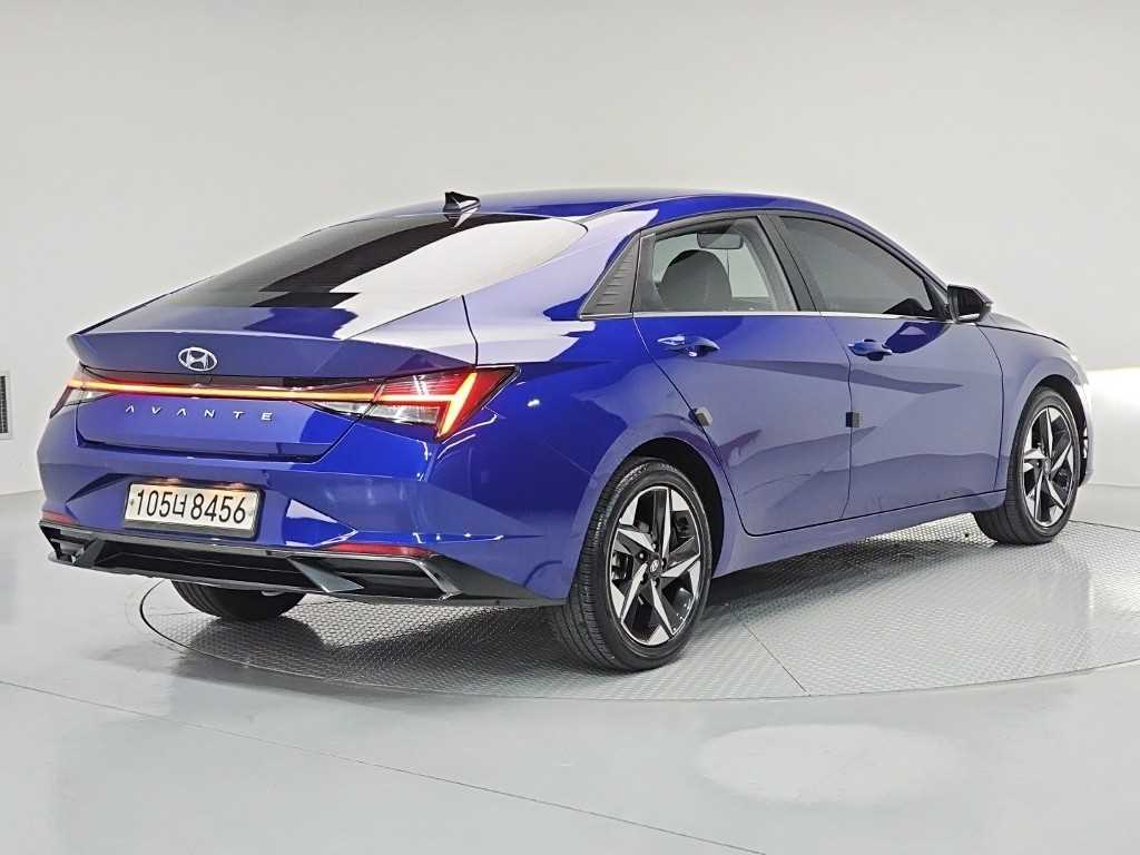 HYUNDAI Avante - Vista 4