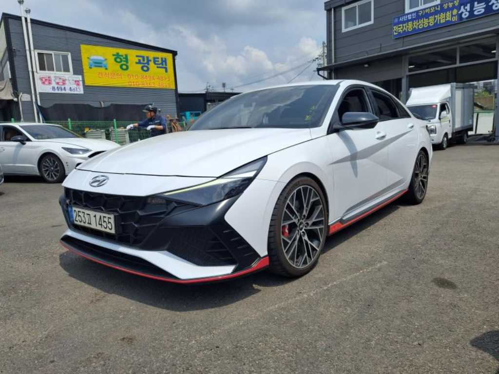 HYUNDAI Avante - Vista 2