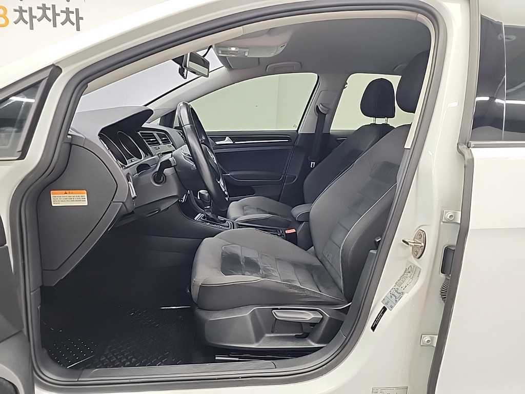 Volkswagen Golf - Vista 11