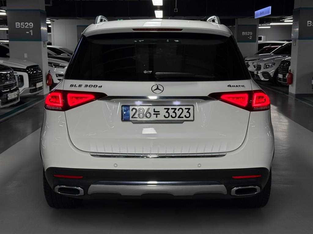 Mercedes Benz GLE Class - Vista 4