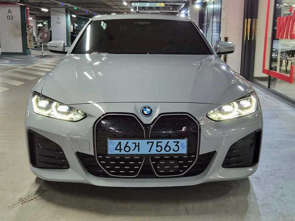 BMW i4 - Vista 2