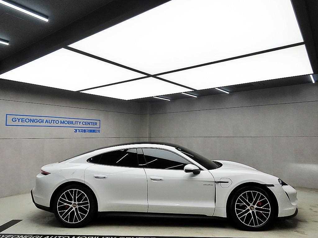 Porsche Taycan - Vista 2