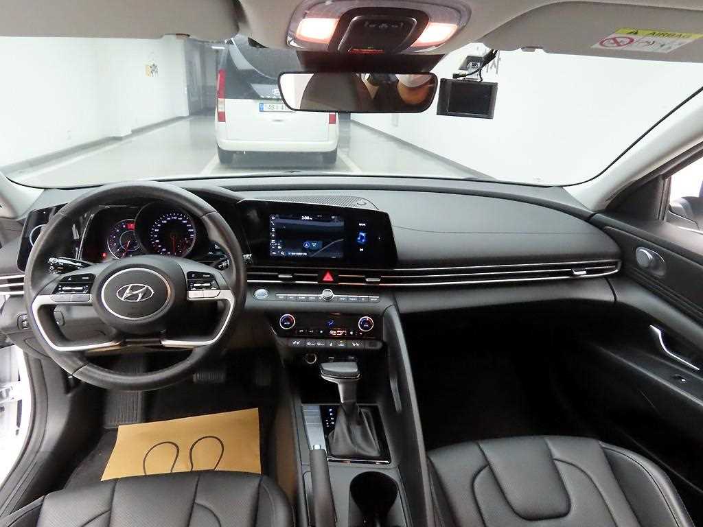 HYUNDAI Avante - Vista 7