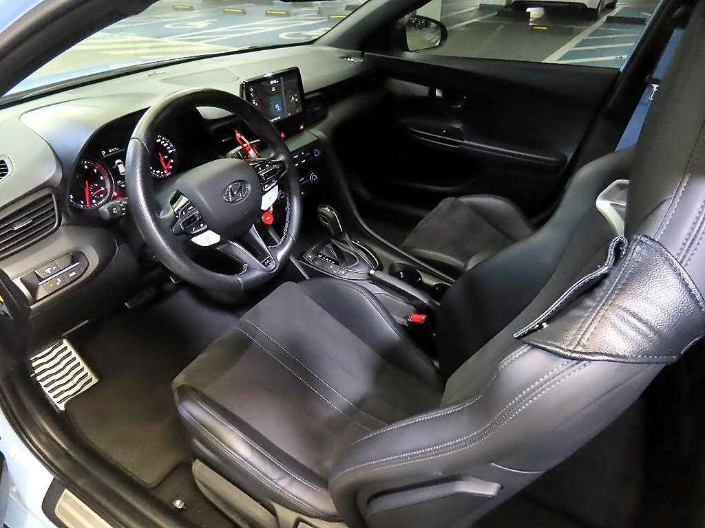 HYUNDAI Veloster - Vista 10