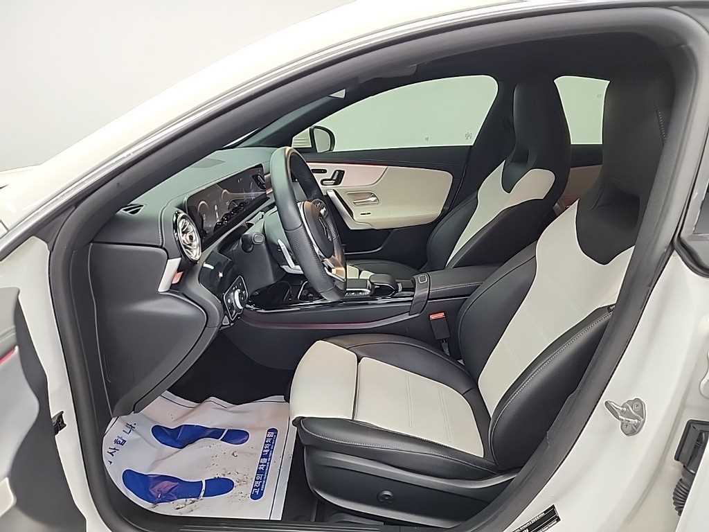 Mercedes Benz CLA Class - Vista 11