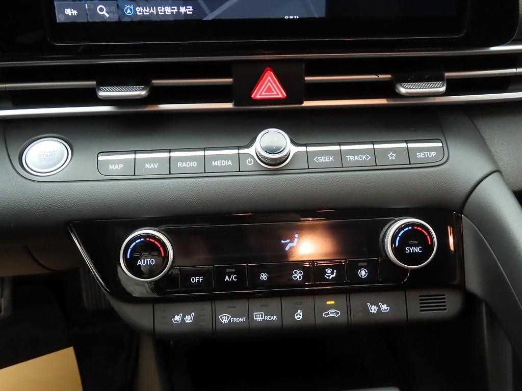 HYUNDAI Avante - Vista 10