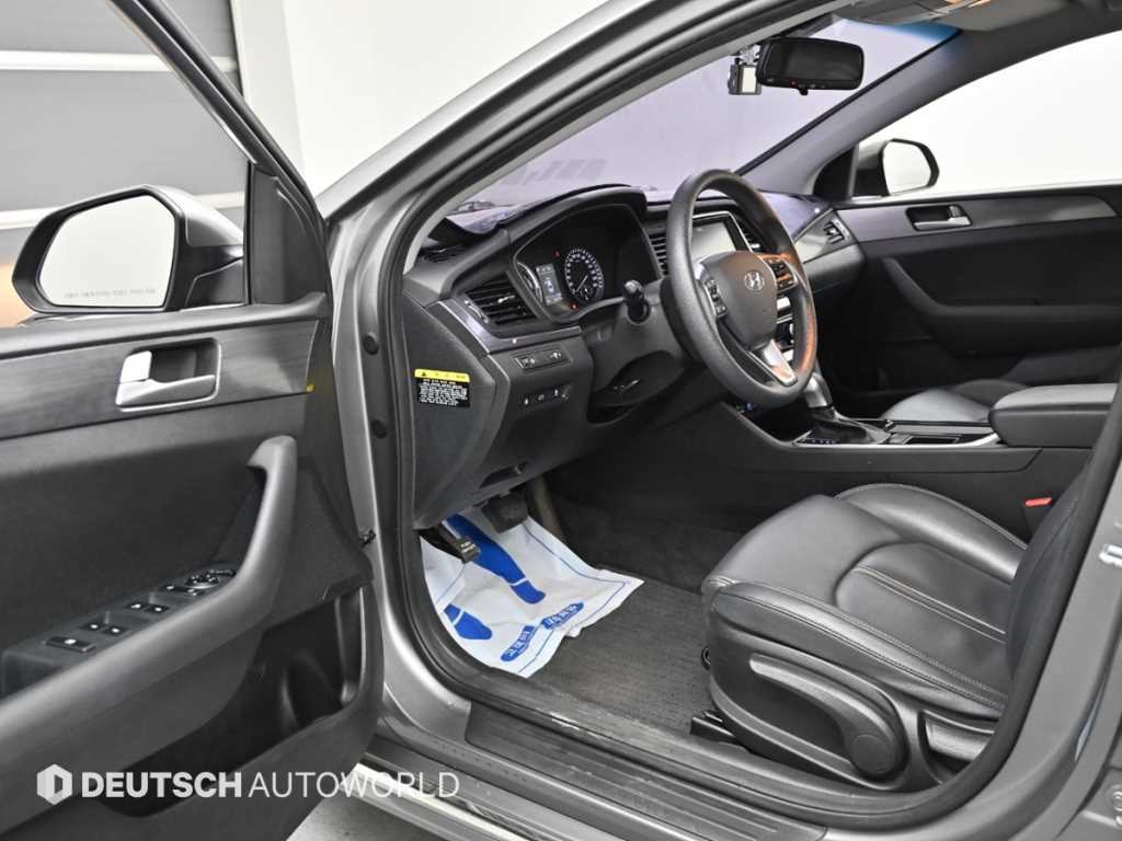 HYUNDAI Sonata - Vista 11