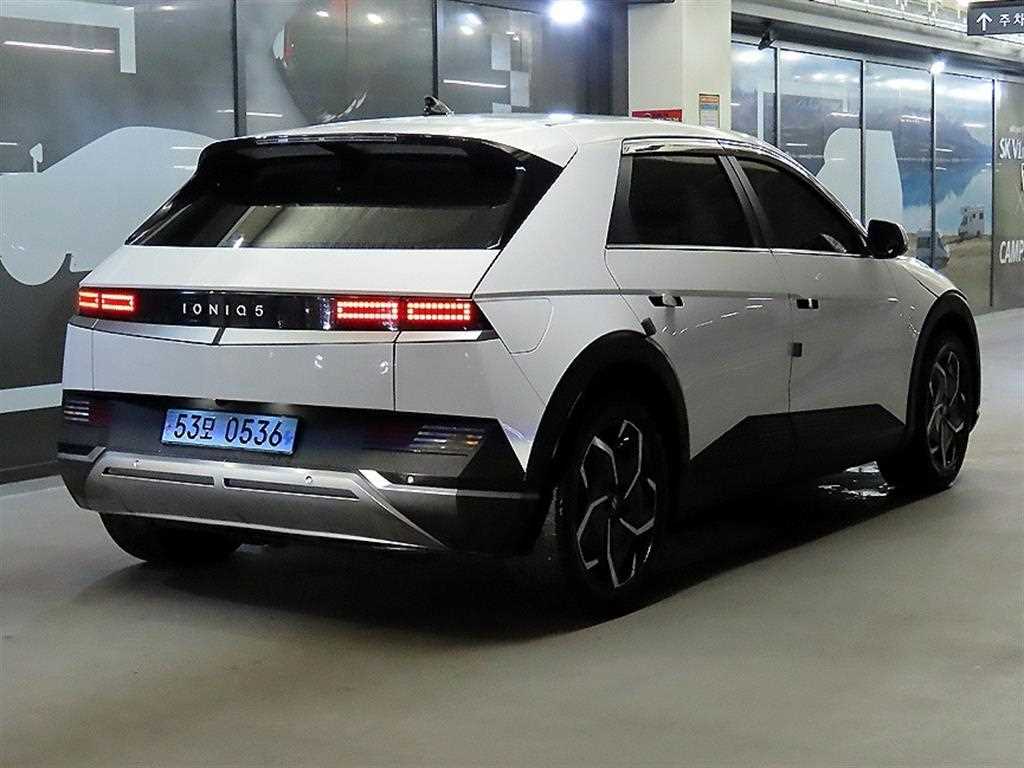 HYUNDAI Ioniq 5 - Vista 4