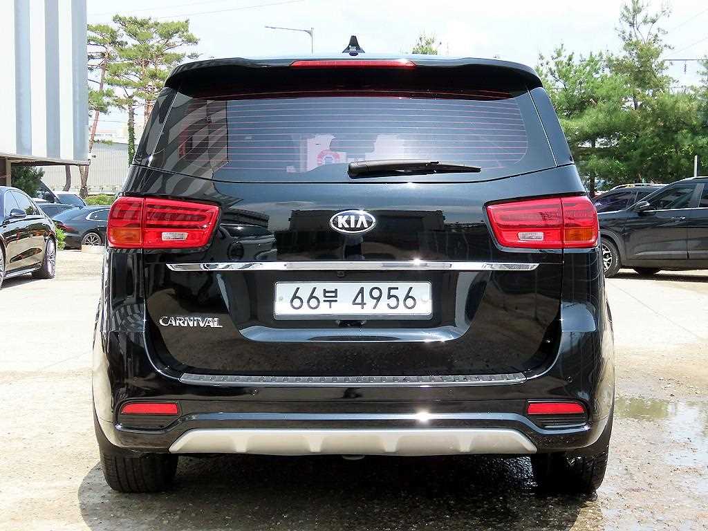 KIA Carnival - Vista 4