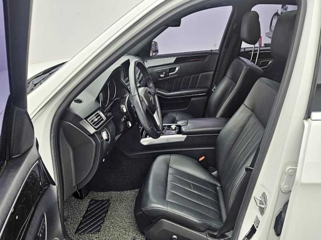 Mercedes Benz E class - Vista 8
