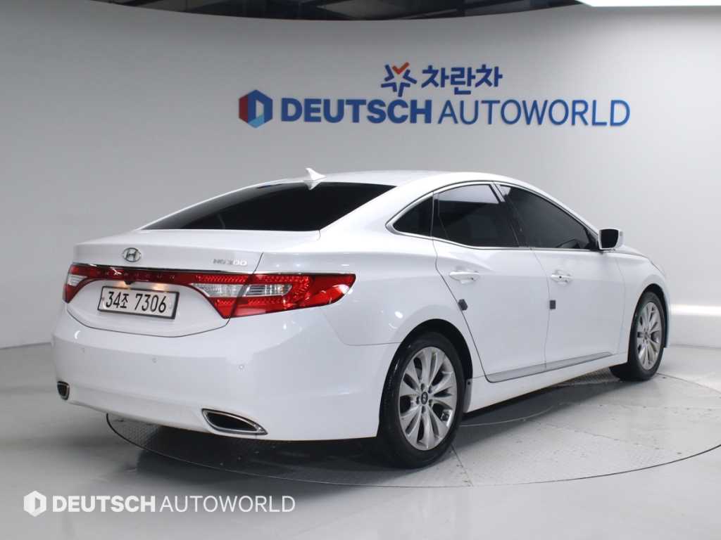 HYUNDAI Grandeur - Vista 2