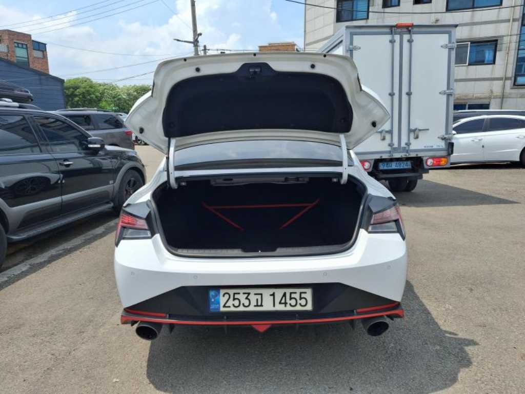 HYUNDAI Avante - Vista 4