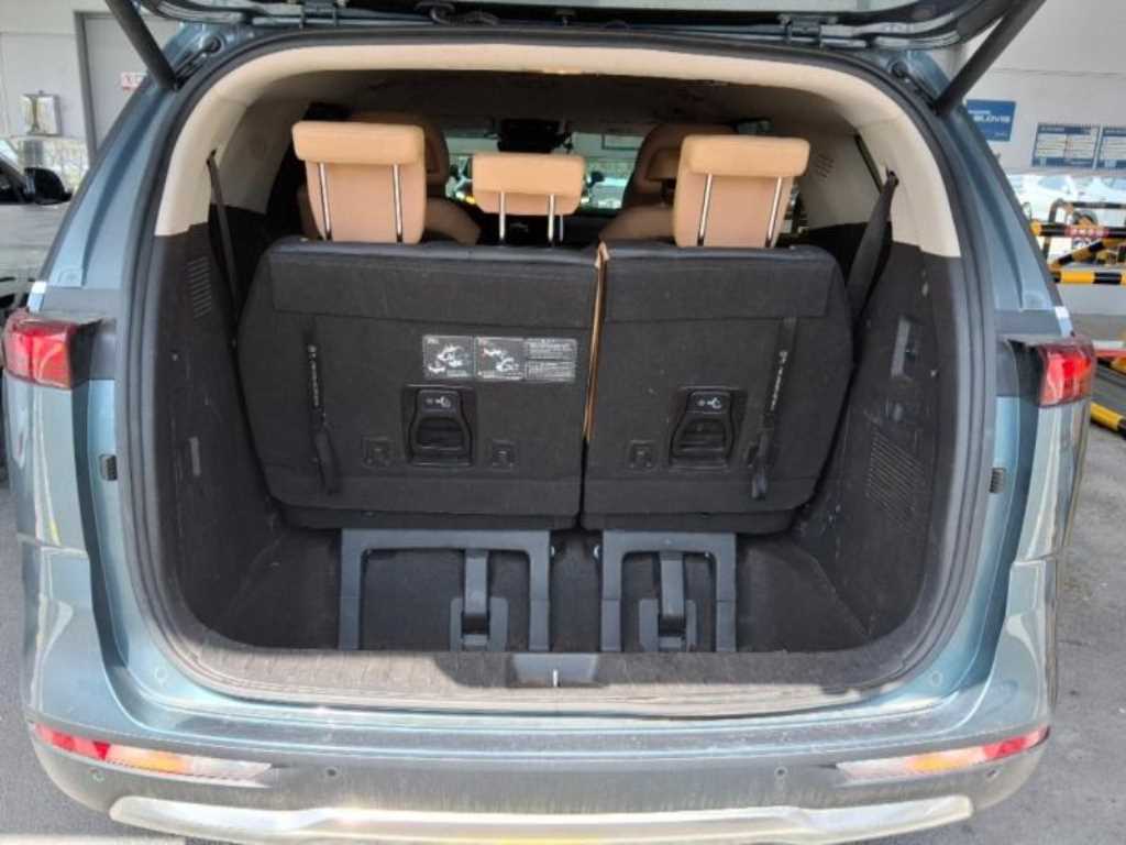 KIA Carnival - Vista 5