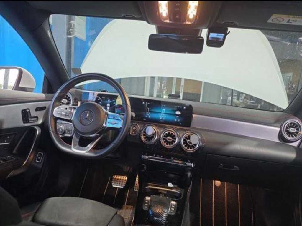 Mercedes Benz CLA Class - Vista 9