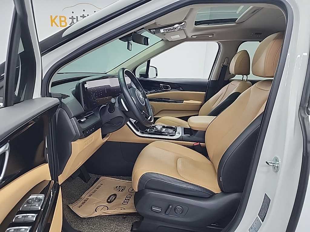 KIA Carnival - Vista 11