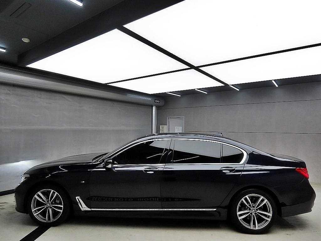 BMW 7 Series - Vista 4