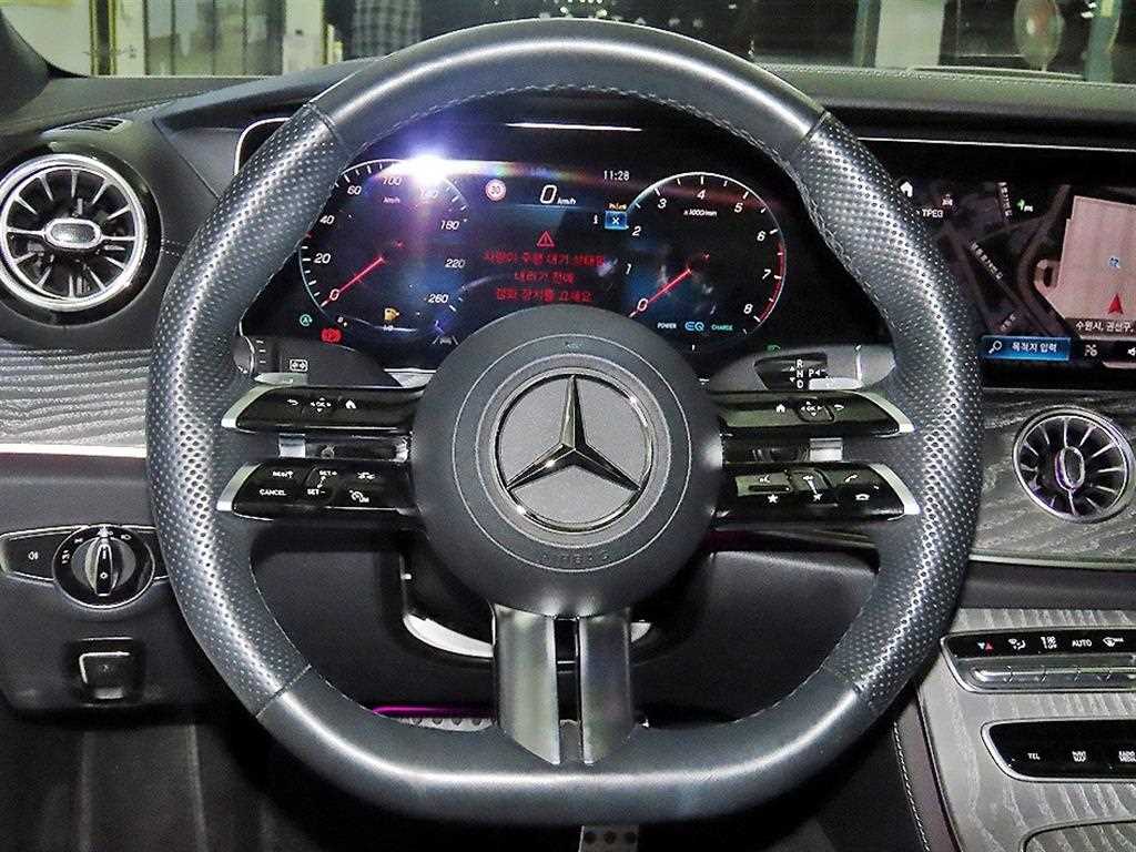 Mercedes Benz CLS Class - Vista 8