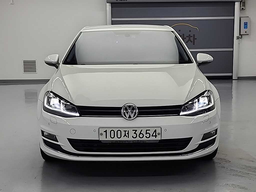 Volkswagen Golf - Vista 2