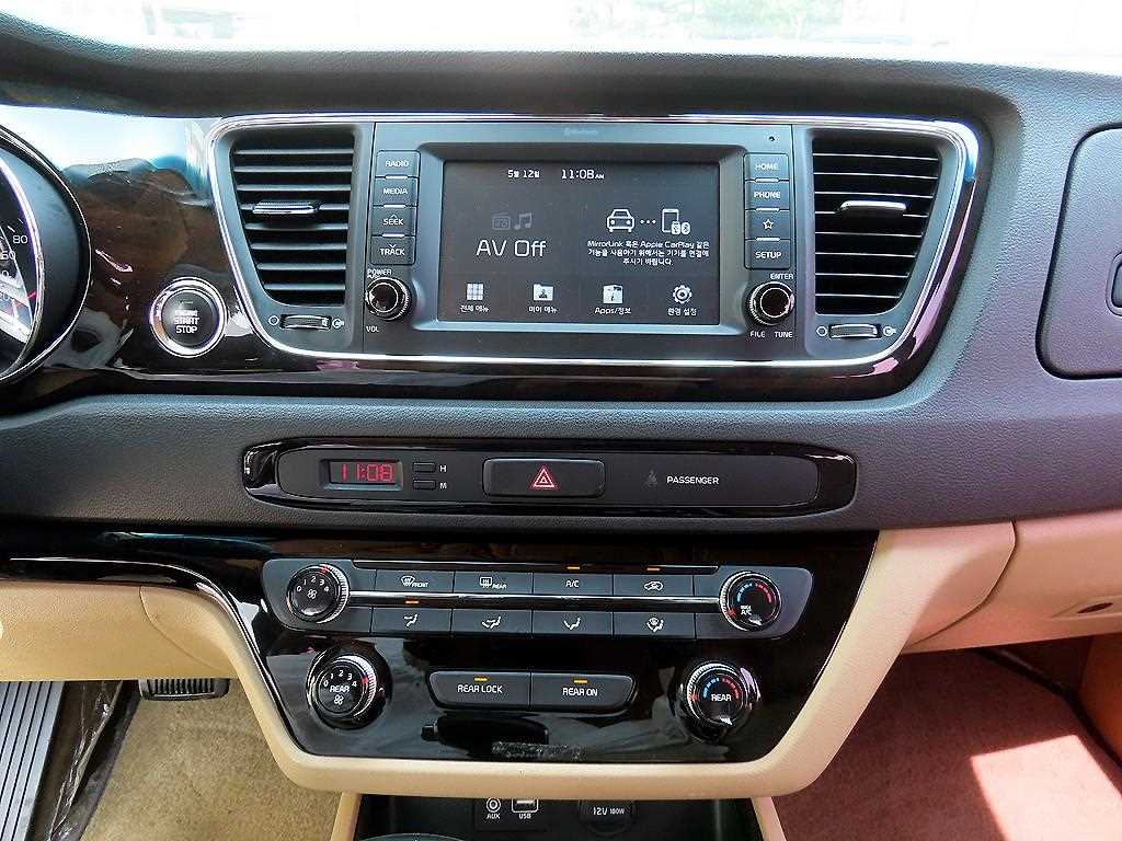 KIA Carnival 2019 Negro - Importación desde Corea - HF Imports Iquique - Foto 13