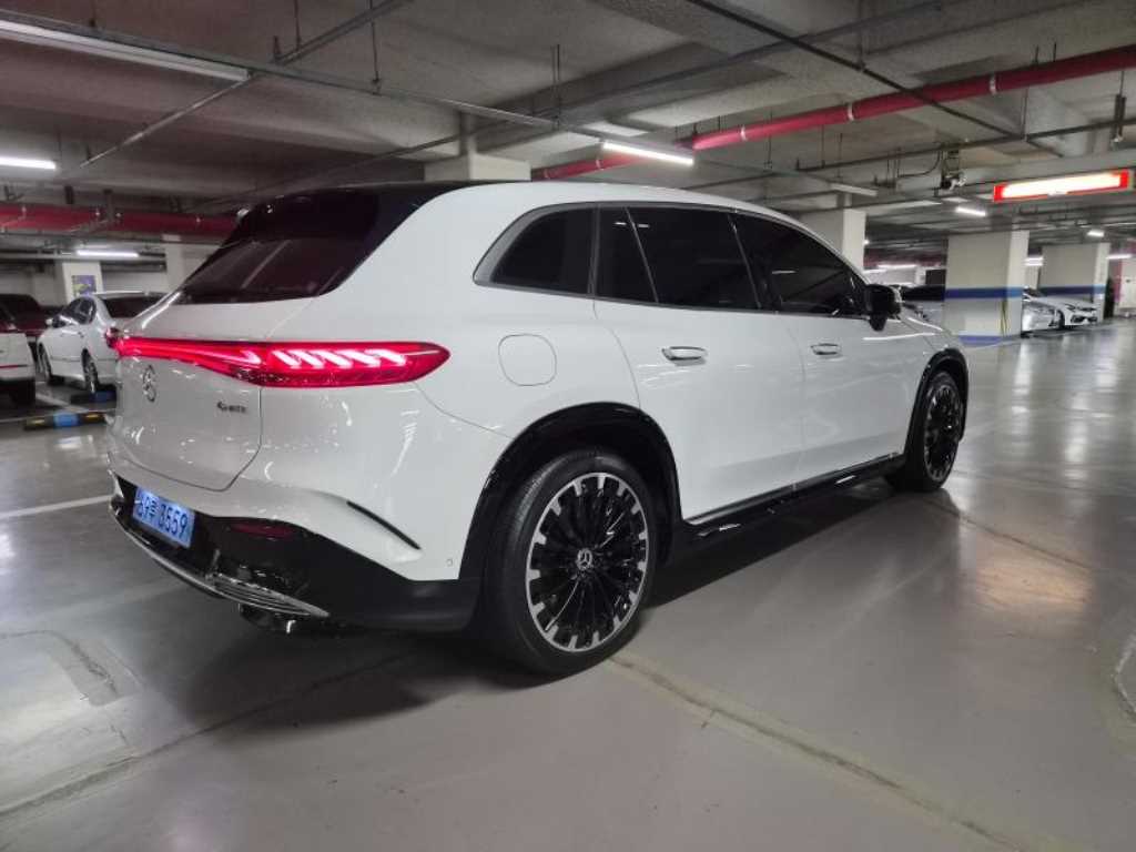 Mercedes Benz EQS - Vista 3