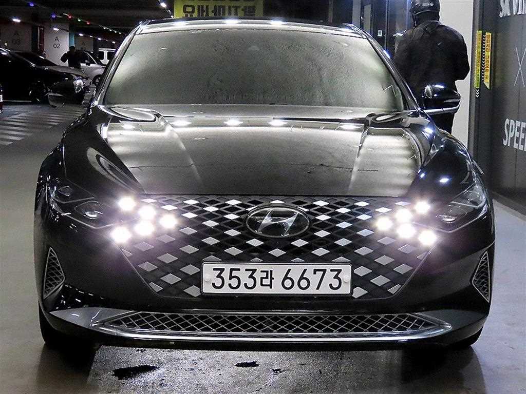 HYUNDAI Grandeur - Vista 2