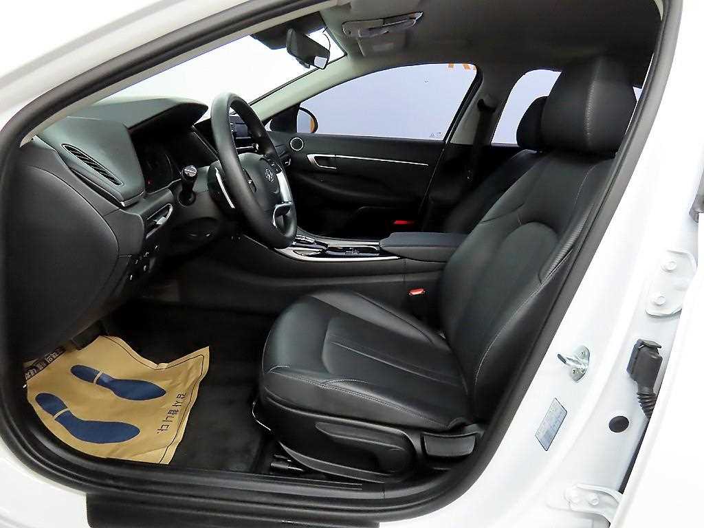 HYUNDAI Sonata - Vista 5