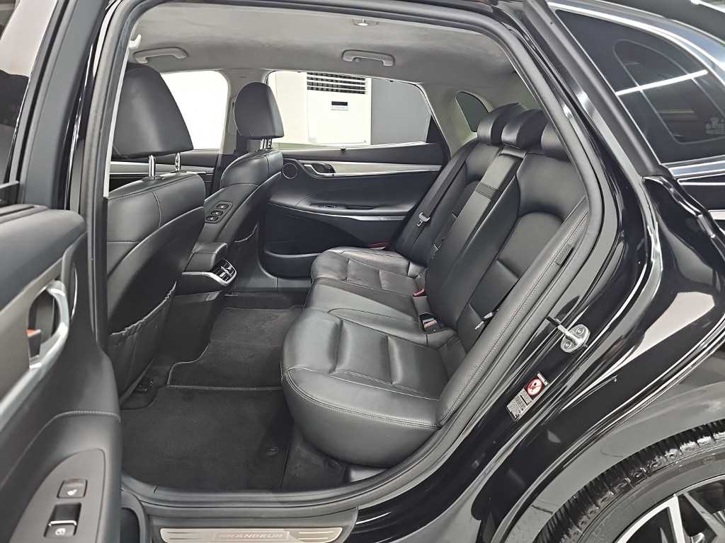HYUNDAI Grandeur - Vista 12