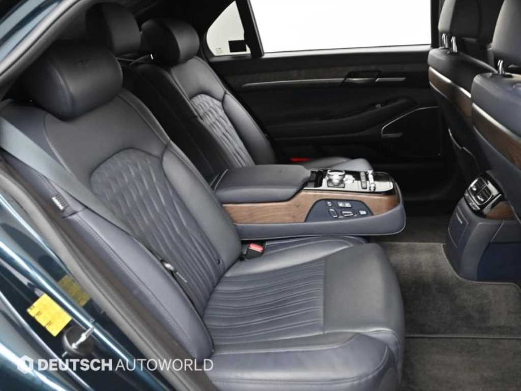 Genesis G90 - Vista 12