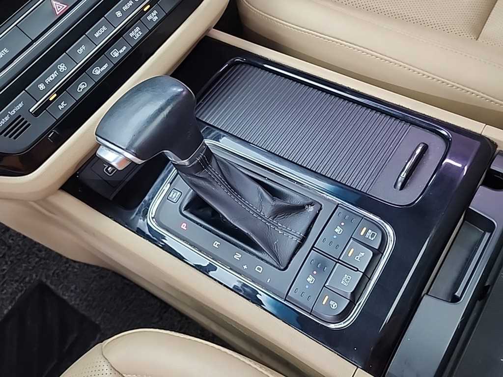 KIA Carnival - Vista 8