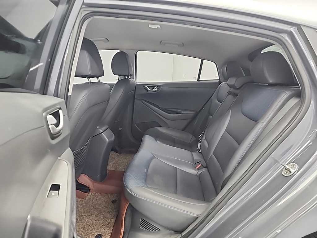 HYUNDAI Ioniq - Vista 12