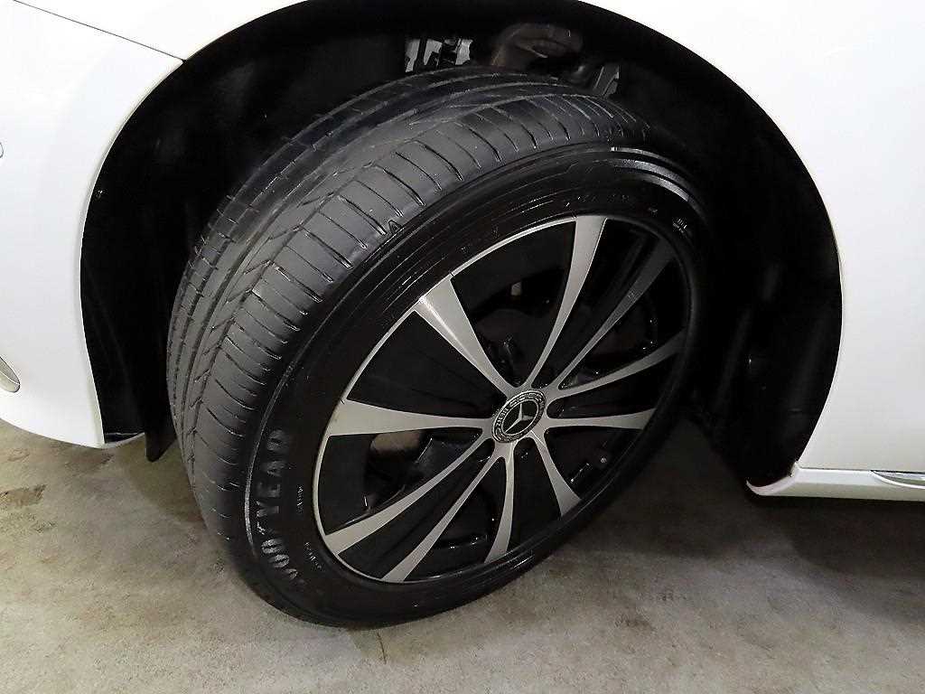 Mercedes Benz E class - Vista 10