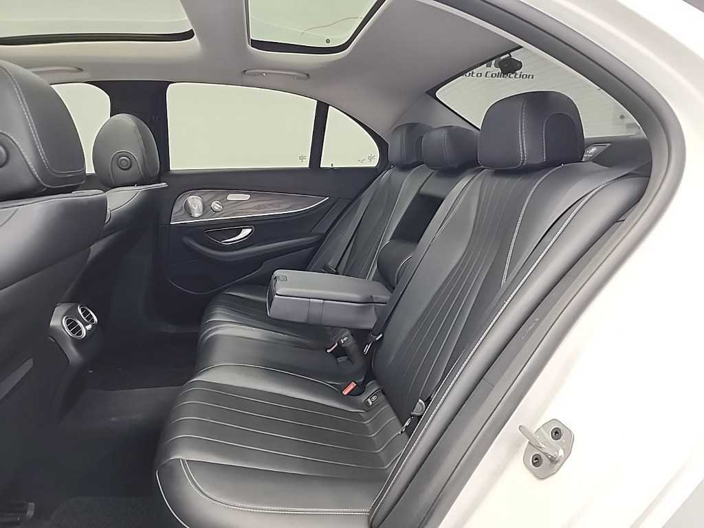 Mercedes Benz E class - Vista 12