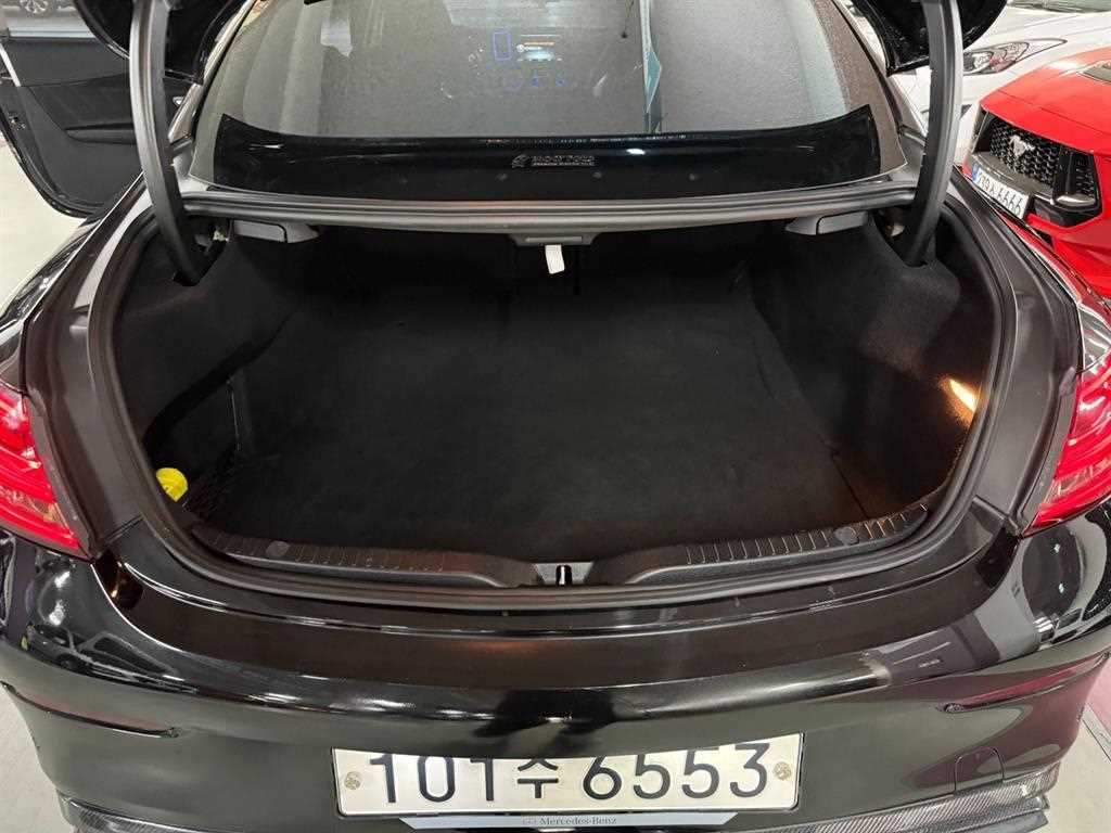 Mercedes Benz C Class 2017 Negro - Importación desde Corea - HF Imports Iquique - Foto 17