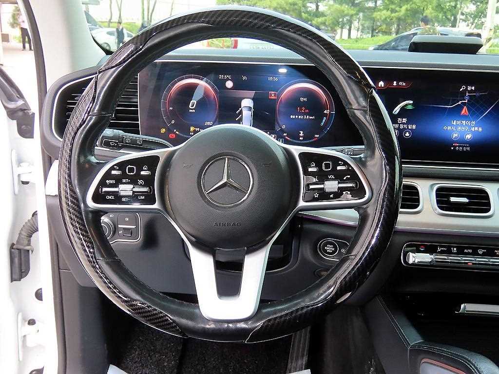 Mercedes Benz GLE Class - Vista 8
