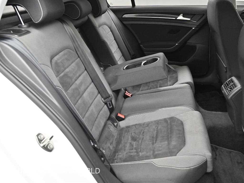 Volkswagen Golf - Vista 12